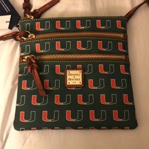 Dooney&Bourke Triple Zip Crossbody Bag- UM